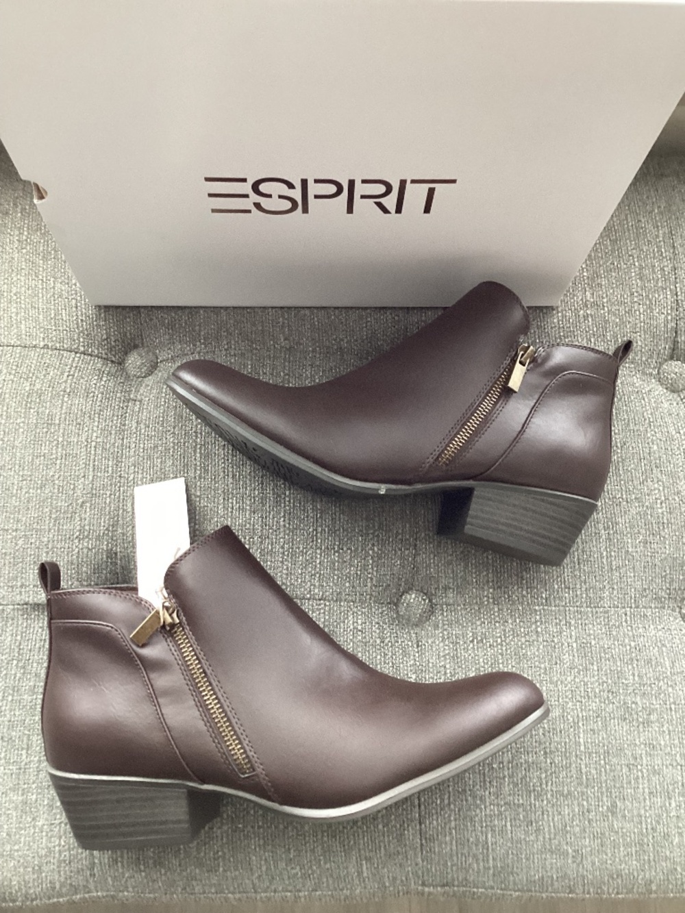 Esprit Timber block heel ankle bootie, size 9